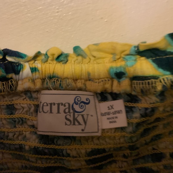 Terra & Sky Bell Sleeve Smock top NWOT - Picture 7 of 8